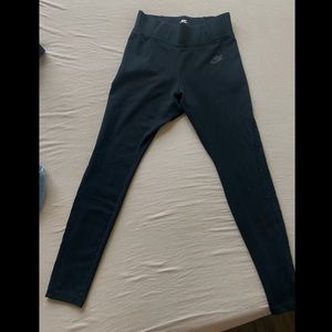 Black Nike elastic leggings